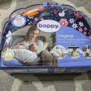 Boppy - Original feeding and infant support pillow